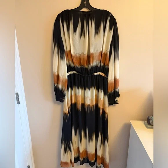 Zara Black and Cream Long Sleeve Dress - Picture 3 of 5